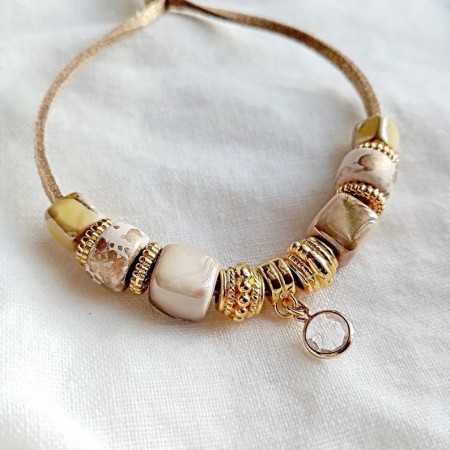 Boho bracelet with adjustable closure