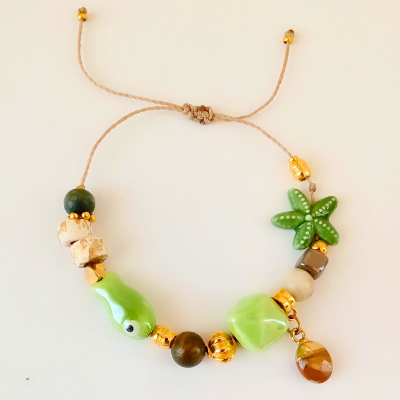 Summer bracelet with marine-themed design and decorative charm